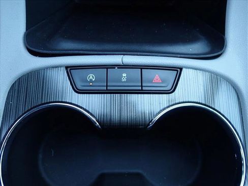 Used 2023 GMC Acadia SLT image 24