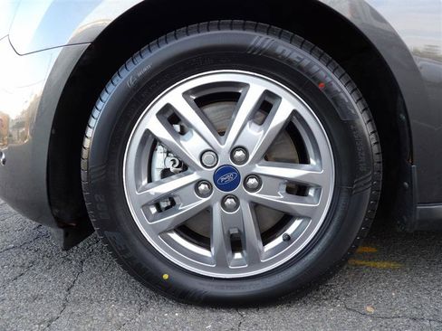 Used 2022 Ford Transit Connect XLT image 8