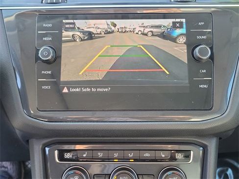 Used 2020 Volkswagen Tiguan SEL image 28