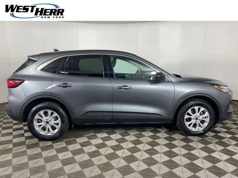 Used 2023 Ford Escape Active AWD/4WD image 24