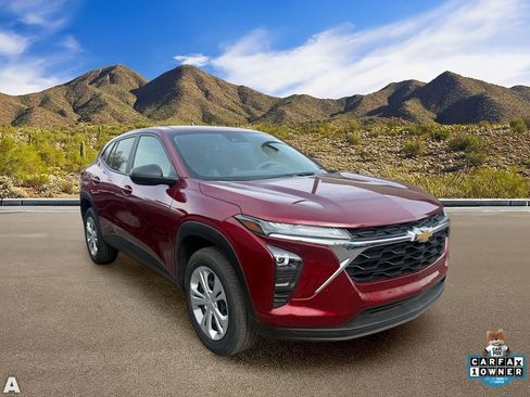 Used 2025 Chevrolet Trax LS image 5