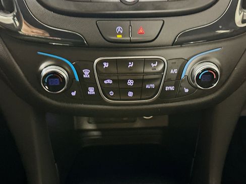 Used 2023 Chevrolet Equinox RS w/ RS Leather Package image 22