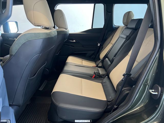 Used 2025 Lexus GX 550 AWD/4WD image 33