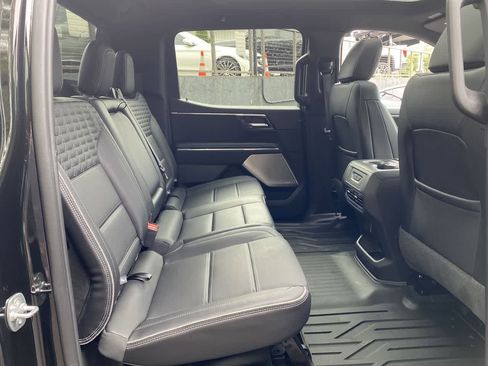 Used 2025 GMC Sierra EV Denali AWD/4WD image 17