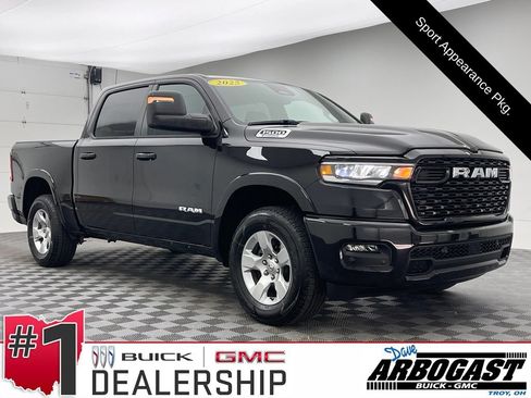 Used 2025 RAM 1500 Big Horn AWD/4WD image 1