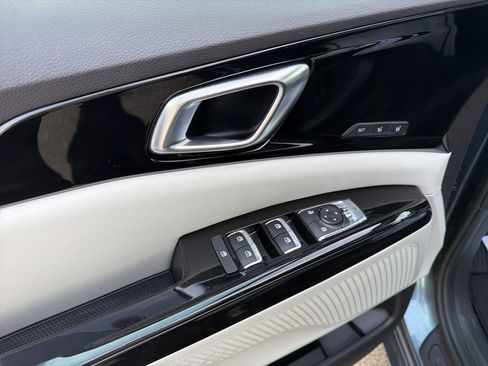 Used 2024 Kia Carnival SX image 12