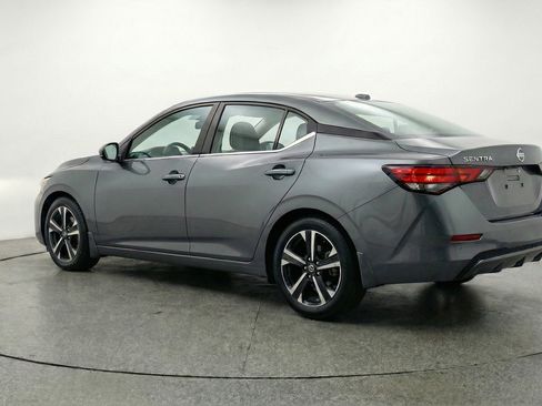 Used 2025 Nissan Sentra SV image 6