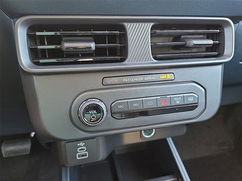 New 2026 Ford Maverick XL image 14