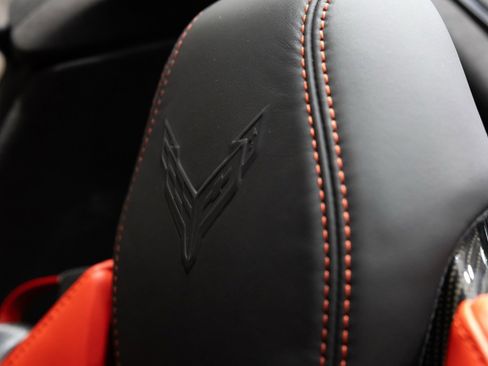 Used 2021 Chevrolet Corvette Stingray Premium Conv w/ Z51 Performance Package image 32