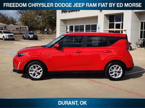 Used 2025 Kia Soul LX w/ LX Technology Package image 3