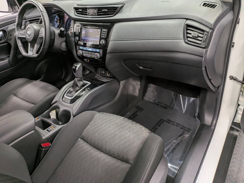 Used 2018 Nissan Rogue SV w/ Premium Package image 29