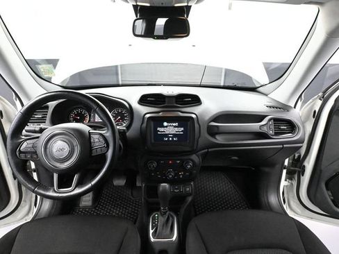 Used 2020 Jeep Renegade Altitude FWD image 25