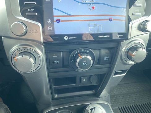 Used 2021 Toyota 4Runner SR5 Premium image 19