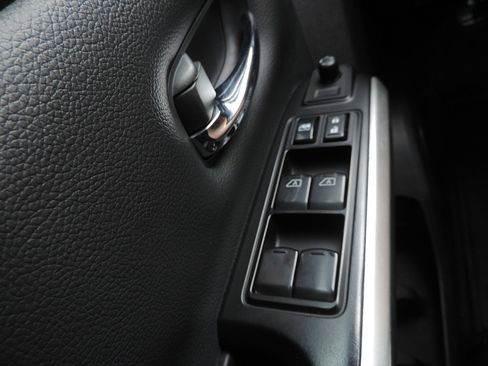 Used 2023 Nissan Titan SV w/ Accessory Utility Package image 22