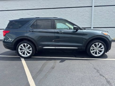 Used 2024 Ford Explorer Platinum w/ Technology Package AWD/4WD image 8