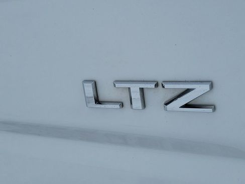 Certified 2021 Chevrolet Silverado 1500 LTZ w/ LTZ Convenience Package II image 7