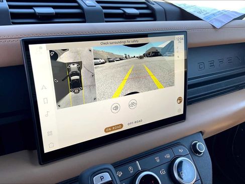 New 2025 Land Rover Defender 90 X-Dynamic SE image 16