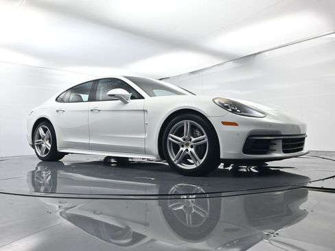 Used 2019 Porsche Panamera image 53