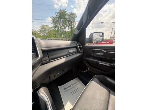 Used 2024 RAM 1500 Laramie AWD/4WD image 20