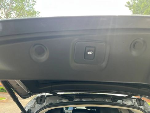 Used 2017 Nissan Pathfinder SL w/ SL Tech Package FWD image 26
