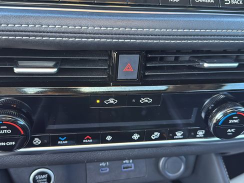 Certified 2021 Nissan Rogue Platinum image 16