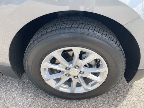Used 2018 Chevrolet Equinox LT FWD image 28
