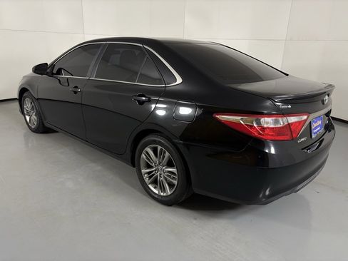 Used 2016 Toyota Camry SE image 6