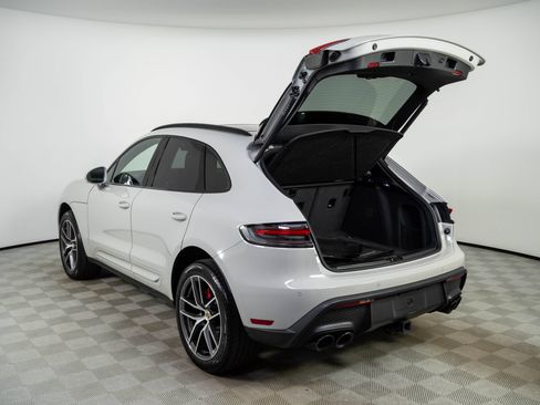 Certified 2024 Porsche Macan S AWD/4WD image 33