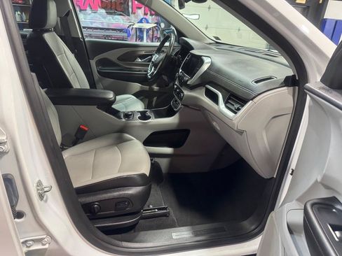 Used 2023 GMC Terrain SLT AWD/4WD image 17