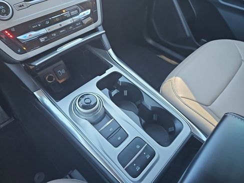 Used 2022 Ford Explorer XLT w/ Equipment Group 202A image 21