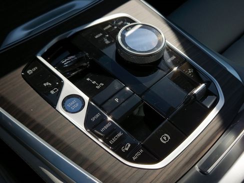 New 2026 BMW X5 xDrive50e w/ Executive Package image 12