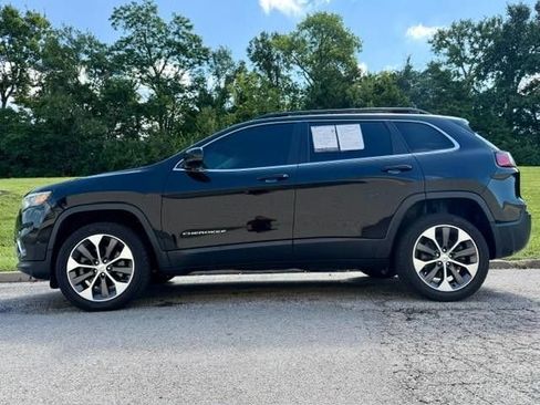 Used 2022 Jeep Cherokee Limited w/ Elite Package AWD/4WD image 2
