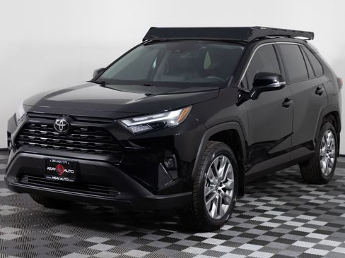 Used 2022 Toyota RAV4 XLE Premium AWD/4WD image 2