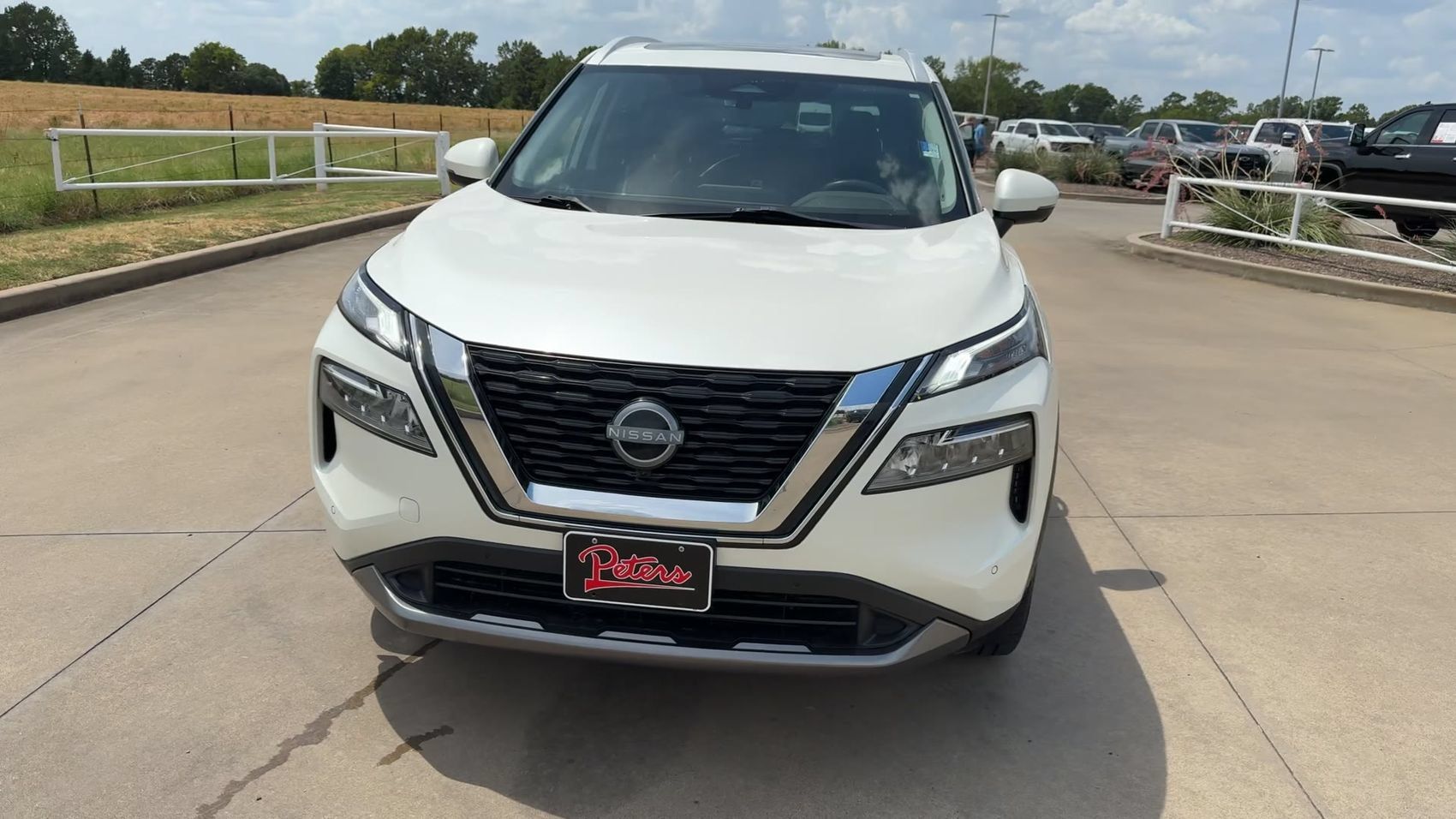 Used 2023 Nissan Rogue SL w/ SL Premium Package FWD image 4