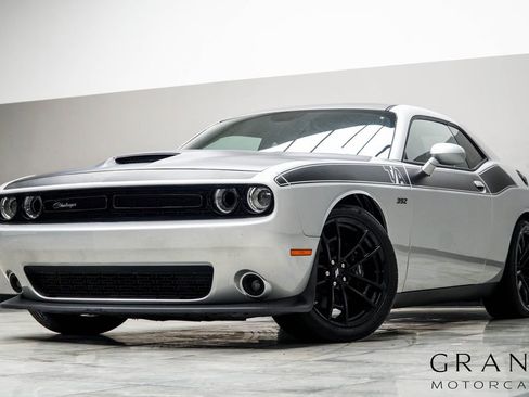 Used 2021 Dodge Challenger R/T Scat Pack w/ T/A Package image 1