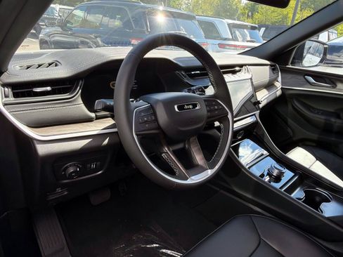 New 2026 Jeep Grand Cherokee Limited AWD/4WD image 8