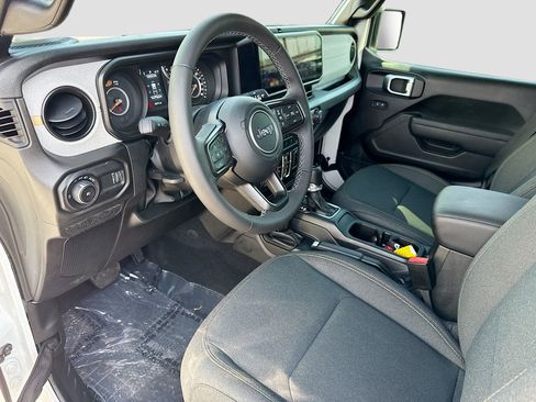 Used 2025 Jeep Wrangler Unlimited Sport AWD/4WD image 24