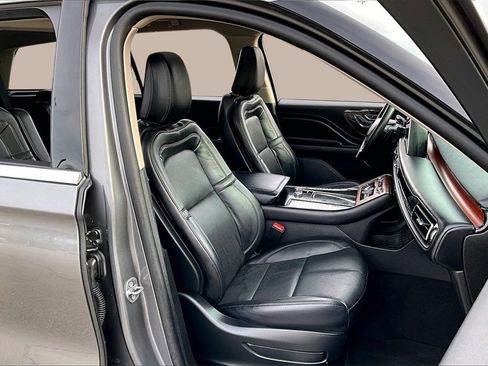 Used 2024 Lincoln Aviator Reserve image 7