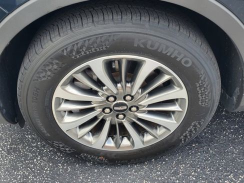 Used 2022 Lincoln Nautilus Reserve image 4