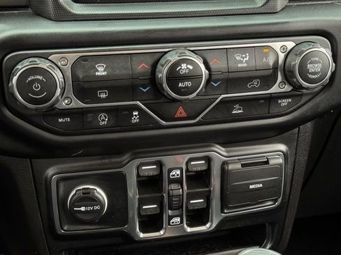 Used 2022 Jeep Wrangler Unlimited Sport AWD/4WD image 20