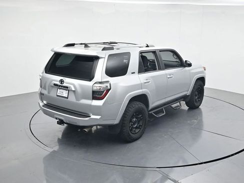 Used 2022 Toyota 4Runner SR5 AWD/4WD image 39