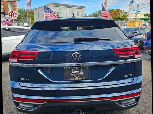 Used 2022 Volkswagen Atlas Cross Sport SE image 6