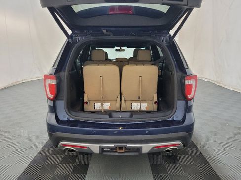 Used 2016 Ford Explorer XLT w/ Equipment Group 202A AWD/4WD image 29