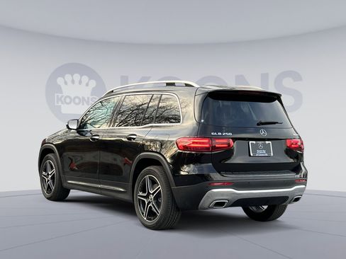 Used 2026 Mercedes-Benz GLB 250 4MATIC image 4