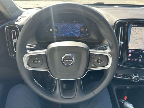 Used 2023 Volvo XC40 B5 Plus w/ Protection Package Premier image 16