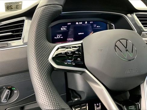 Used 2024 Volkswagen Tiguan SEL R-Line image 18