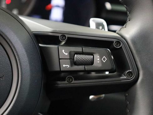 Certified 2026 Porsche Macan AWD/4WD image 28