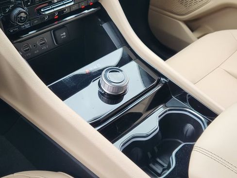 Used 2023 Jeep Grand Cherokee L Limited RWD image 19