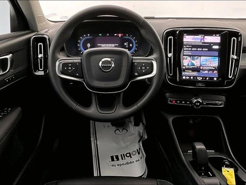 Certified 2023 Volvo XC40 B5 Core w/ Protection Package Premier image 7