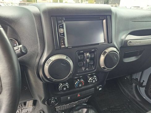 Used 2015 Jeep Wrangler Unlimited Sport w/ Quick Order Package 23S AWD/4WD image 24